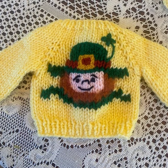 Hand-Knitted Leprechaun Set - Picture 2 of 6